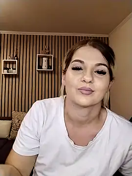 Mayaaaaaa  online show from November 17, 2025, 9:31 pm