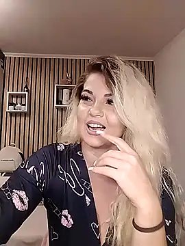 Mayaaaaaa  online show from November 21, 2025, 9:24 pm