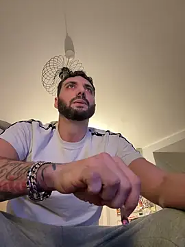 Simon-xx online show from March 7, 2026, 8:50 pm