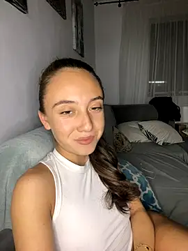 Snapshot of CristinaSww chatting on October 17, 2025, 6:32 pm CristinaSww online show from October 17, 2025, 6:32 pm