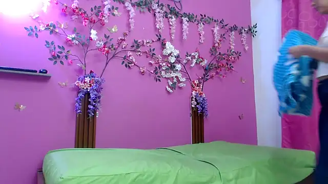 skinnybarbie022 online show from May 6, 2026, 12:41 am