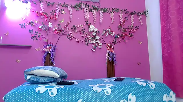 skinnybarbie022 online show from May 8, 2026, 12:49 am