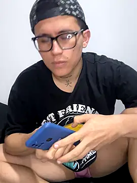 Kurtxxx22 online show from November 3, 2025, 1:40 am