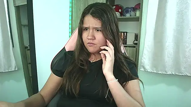 Snapshot of Oliviawatson1 chatting on October 9, 2025, 2:09 am Oliviawatson1 online show from October 9, 2025, 2:09 am