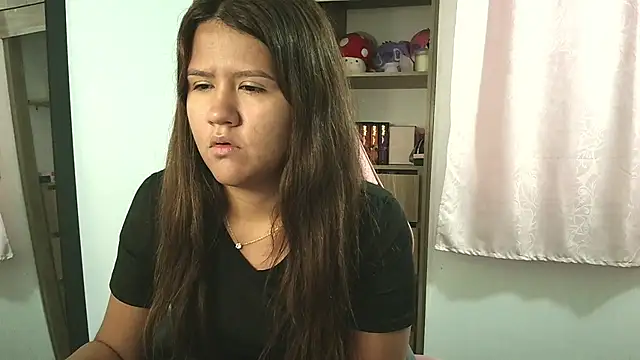 Snapshot of Oliviawatson1 chatting on October 10, 2025, 12:26 pm Oliviawatson1 online show from October 10, 2025, 12:26 pm