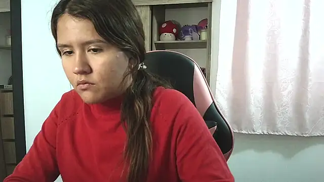 Snapshot of Oliviawatson1 chatting on October 20, 2025, 8:20 pm Oliviawatson1 online show from October 20, 2025, 8:20 pm