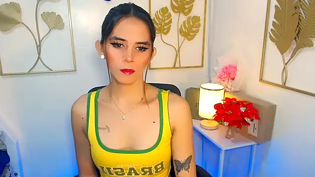 Snapshot of xPrecuioseChesca chatting on October 17, 2025, 12:14 am xPrecuioseChesca online show from October 17, 2025, 12:14 am