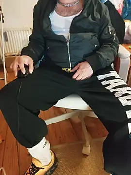 SmokedAlloy2 online show from March 26, 2026, 6:35 pm