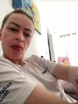 Snapshot of Alerquinasc chatting on October 5, 2025, 2:37 pm Alerquinasc online show from October 5, 2025, 2:37 pm