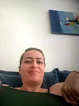 Snapshot of Alerquinasc chatting on November 2, 2025, 4:20 pm Alerquinasc online show from November 2, 2025, 4:20 pm