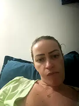 Snapshot of Alerquinasc chatting on November 4, 2025, 9:58 pm Alerquinasc online show from November 4, 2025, 9:58 pm