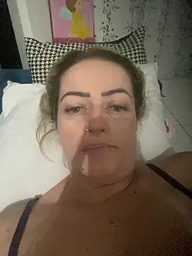 Snapshot of Alerquinasc chatting on November 16, 2025, 7:14 am Alerquinasc online show from November 16, 2025, 7:14 am