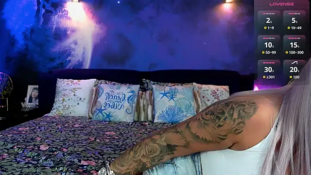 Snapshot of Sierra_Quinn chatting on July 2, 2026, 6:14 pm Sierra Quinn online show from July 2, 2026, 6:14 pm