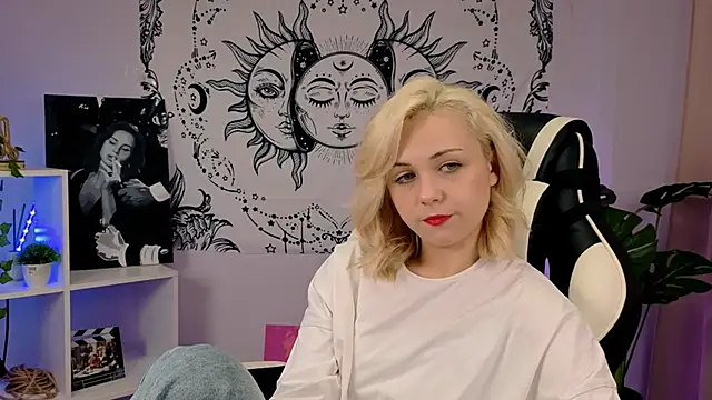 Charlotte Colinss online show from September 16, 2025, 4:35 am