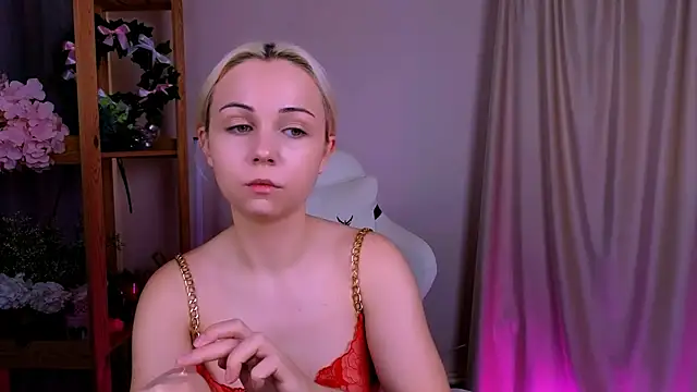 Charlotte Colinss online show from September 24, 2025, 2:59 am