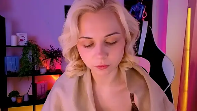 Snapshot of Charlotte_Colinss chatting on May 21, 2026, 6:09 am Charlotte Colinss online show from May 21, 2026, 6:09 am