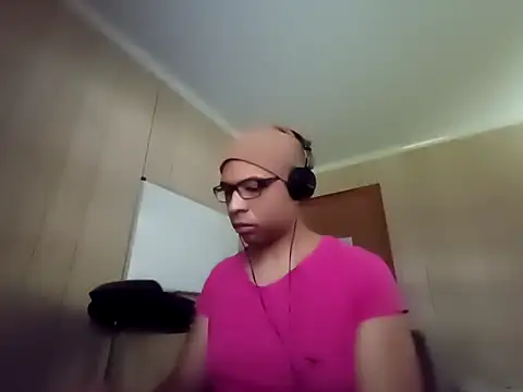 Snapshot of NaturalBeautyQueen chatting on September 23, 2025, 12:41 pm NaturalBeautyQueen online show from September 23, 2025, 12:41 pm