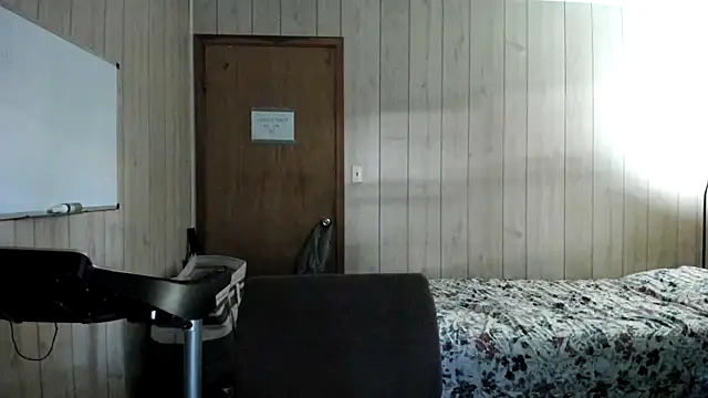 Snapshot of NaturalBeautyQueen chatting on September 28, 2025, 1:16 pm NaturalBeautyQueen online show from September 28, 2025, 1:16 pm