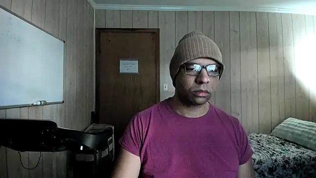 Snapshot of NaturalBeautyQueen chatting on October 10, 2025, 1:32 pm NaturalBeautyQueen online show from October 10, 2025, 1:32 pm