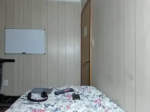 Snapshot of NaturalBeautyQueen chatting on October 30, 2025, 9:33 am NaturalBeautyQueen online show from October 30, 2025, 9:33 am