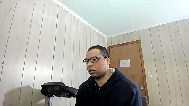 NaturalBeautyQueen online show from July 14, 2026, 4:02 pm