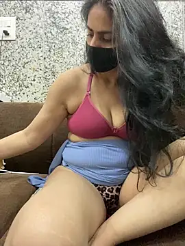 Snapshot of SashaPatel chatting on June 15, 2026, 2:36 am SashaPatel online show from June 15, 2026, 2:36 am
