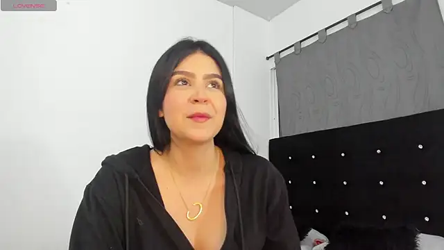 Snapshot of NicoleFletcher chatting on October 10, 2025, 6:23 am NicoleFletcher online show from October 10, 2025, 6:23 am