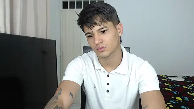 Snapshot of Alex_mojica chatting on September 26, 2025, 7:45 am Alex mojica online show from September 26, 2025, 7:45 am