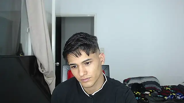 Snapshot of Alex_mojica chatting on September 28, 2025, 5:13 am Alex mojica online show from September 28, 2025, 5:13 am