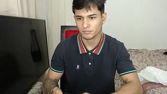 Snapshot of Alex_mojica chatting on October 15, 2025, 5:18 am Alex mojica online show from October 15, 2025, 5:18 am