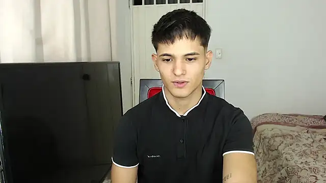 Snapshot of Alex_mojica chatting on October 29, 2025, 6:15 am Alex mojica online show from October 29, 2025, 6:15 am