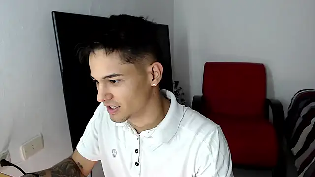 Alex mojica online show from December 19, 2025, 6:20 am