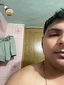 Snapshot of Kira_1413 chatting on April 10, 2026, 9:58 am Kira 1413 online show from April 10, 2026, 9:58 am