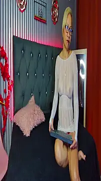 Snapshot of geminis_milf chatting on October 9, 2025, 6:50 pm geminis milf online show from October 9, 2025, 6:50 pm