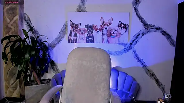 NahomiRichards  online show from August 3, 2026, 4:33 am