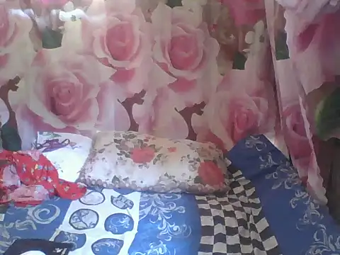 Kristen05 online show from September 18, 2025, 2:57 am