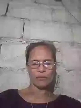 Kristen05 online show from October 18, 2025, 2:07 pm