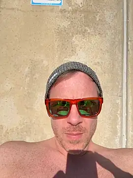 Snapshot of lukas_24 chatting on October 12, 2025, 9:14 pm lukas 24 online show from October 12, 2025, 9:14 pm