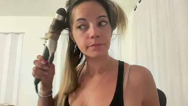 prettyykitty22 online show from May 16, 2026, 2:52 am