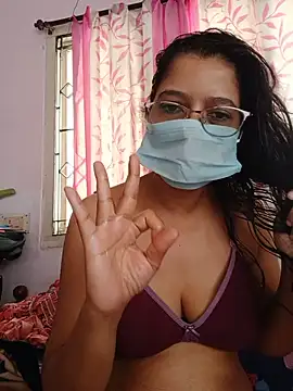 Snapshot of thanusi_2 chatting on July 7, 2026, 5:43 am thanusi 2 online show from July 7, 2026, 5:43 am