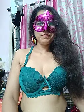 Snapshot of thanusi_2 chatting on August 7, 2026, 6:10 pm thanusi 2 online show from August 7, 2026, 6:10 pm