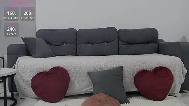 EmmaWil online show from November 28, 2025, 3:14 pm