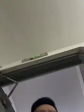 Snapshot of smallsmallsmallbird chatting on March 20, 2026, 4:56 pm smallsmallsmallbird online show from March 20, 2026, 4:56 pm