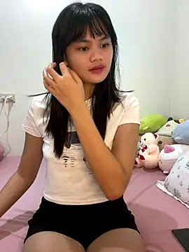 Snapshot of DriveMeCrazy18 chatting on October 3, 2025, 7:33 pm DriveMeCrazy18 online show from October 3, 2025, 7:33 pm