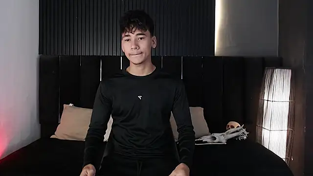 Snapshot of Dominic_ghost chatting on October 24, 2025, 10:06 pm Dominic ghost online show from October 24, 2025, 10:06 pm