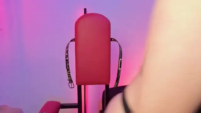 elowen halley1 online show from February 28, 2026, 7:04 pm