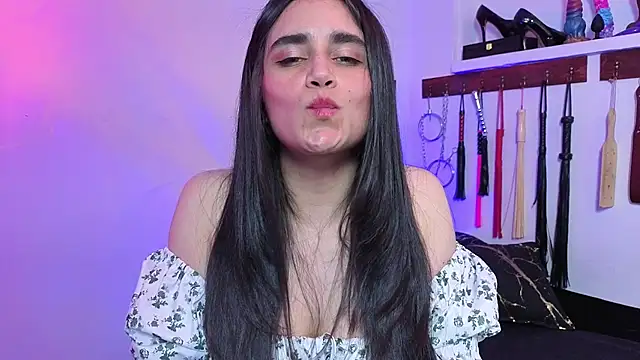 elowen halley1 online show from May 3, 2026, 6:58 pm