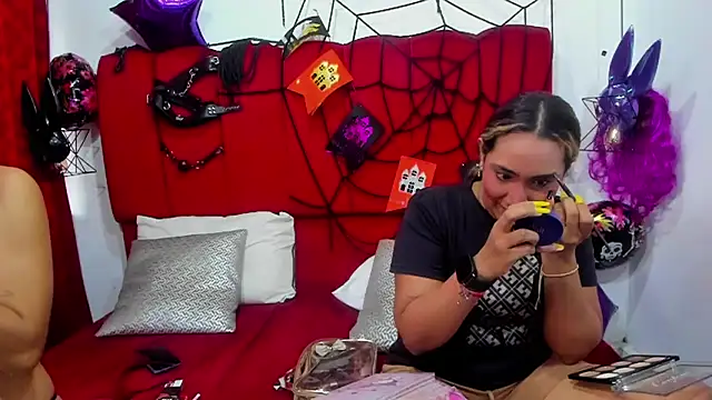 IsabelaANDalahia online show from October 29, 2025, 1:46 pm