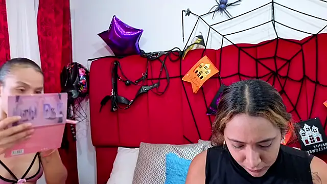 IsabelaANDalahia online show from November 4, 2025, 2:05 pm