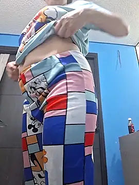 vaneza1999 online show from September 27, 2025, 2:55 pm